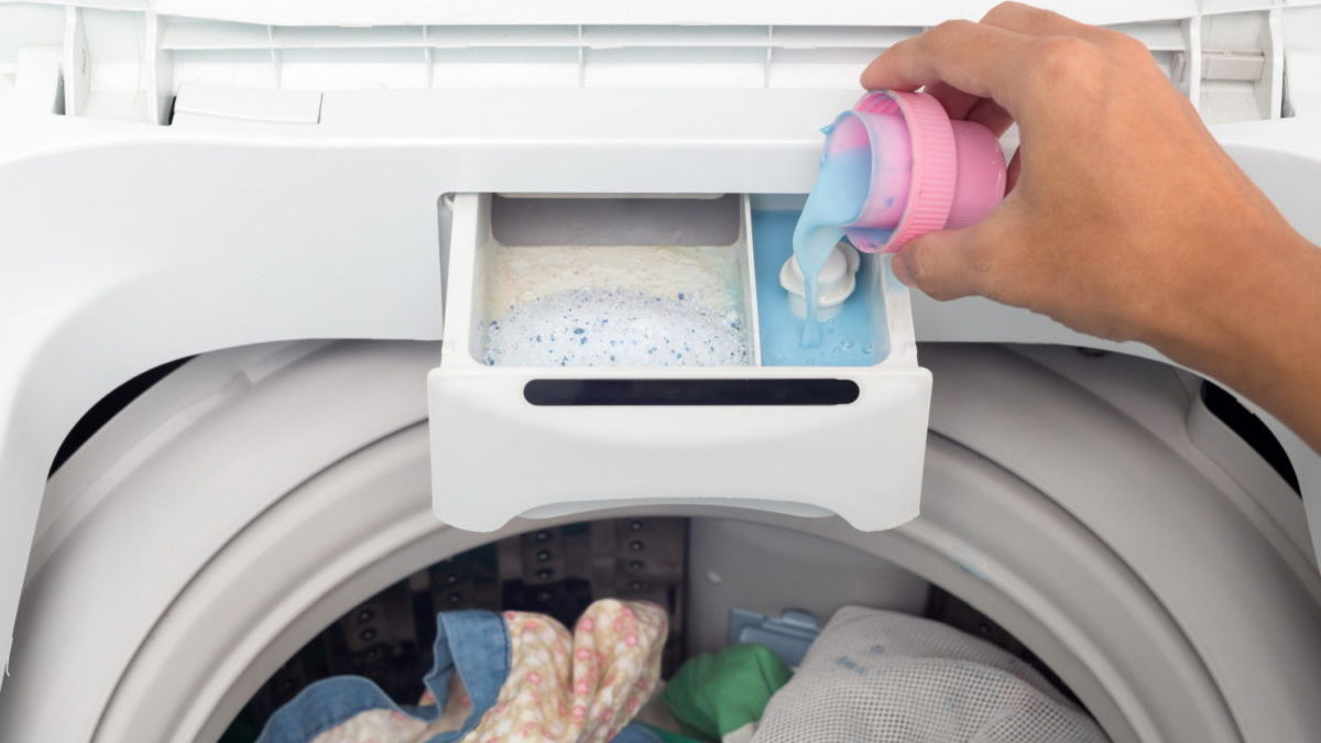 Here’s What To Use In Your Laundry Instead Of Fabric Softener