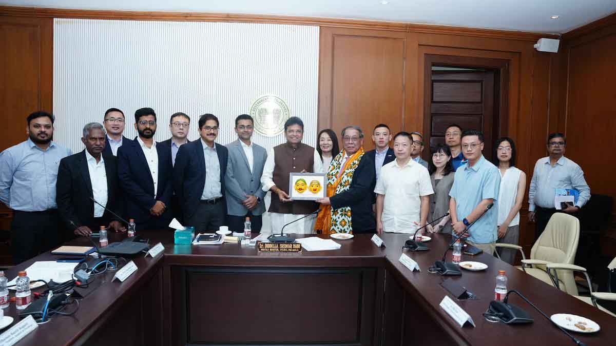 Sridhar encourages Taiwanese to invest in TG’s growing textile industry